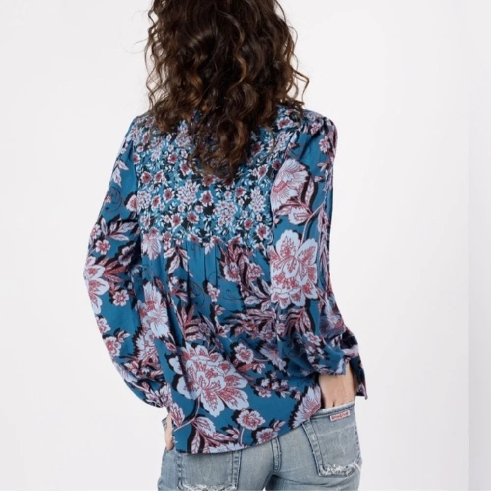 BAND OF THE FREE Women’s Size Small long sleeve Boho pullover blouse NWT